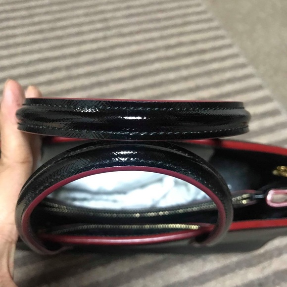 Authentic Prada Saffiano Vernice Nero - Picture 2 of 8